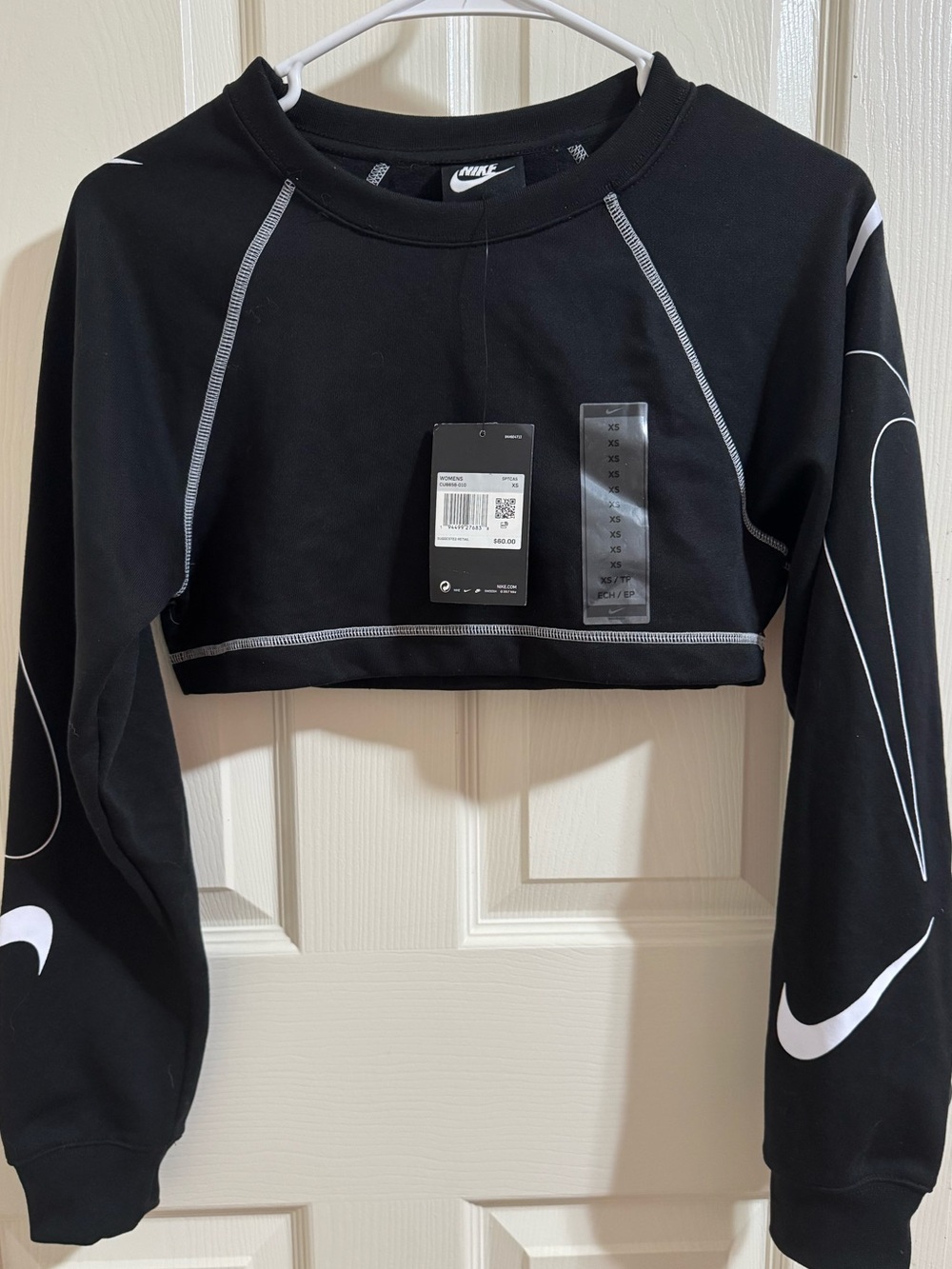 Nike Black Long-Sleeve Crop Top with White Contrast Stitching